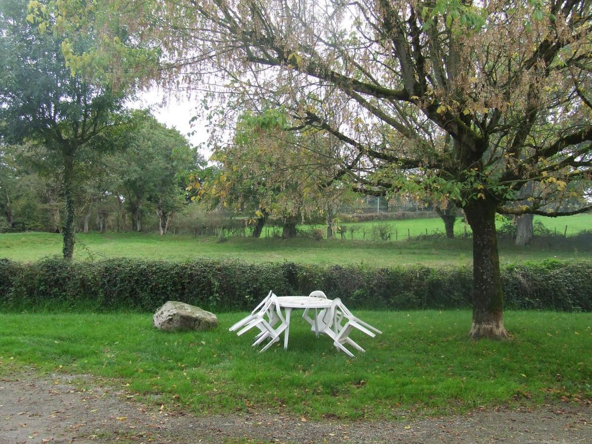 La Chapelle-Bertrand Gite A La Ferme Les Places מראה חיצוני תמונה